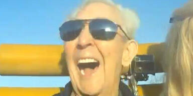 105-J&auml;hriger feiert Geburtstag mit Achterbahnfahrt