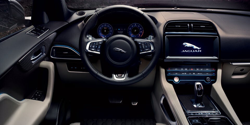 Jaguar frischt den F-Pace deutlich auf