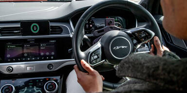 Coronavirus: Jaguar l&auml;sst Autoteile per Flugzeuge aus China liefern