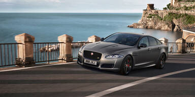 Jaguar greift mit dem XJR575 an