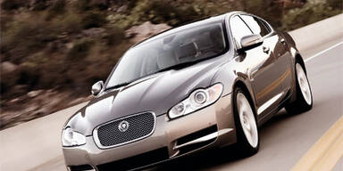 Edle Sportlimousine mit Show-Effekten