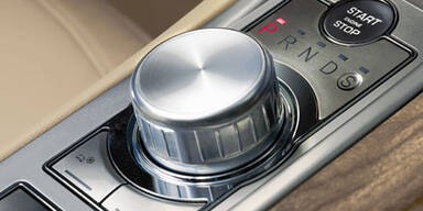 Edle Sportlimousine mit Show-Effekten