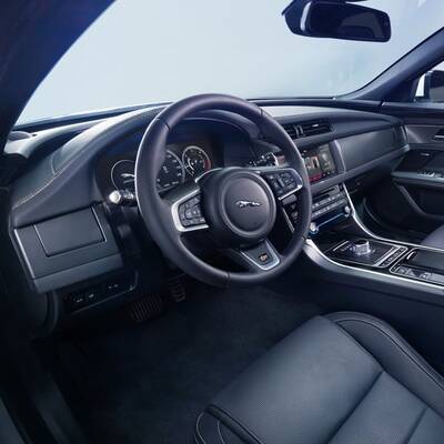 Jaguar XF (2015)