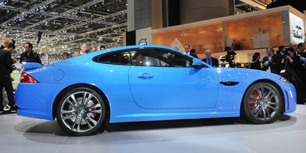 Jaguar XKR-S leistet brachiale 550 PS