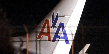 Jet auf Jamaika in 2 Teile gebrochen