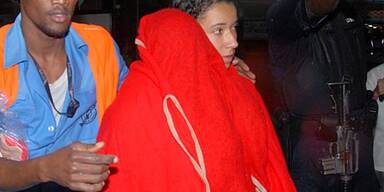 Jet auf Jamaika in 2 Teile gebrochen