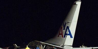 Jet auf Jamaika in 2 Teile gebrochen