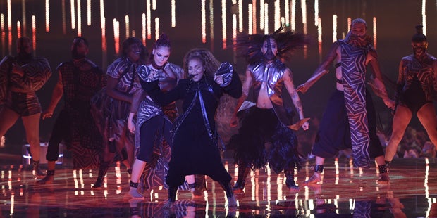 Camila Cabello räumt bei den MTV EMAs ab