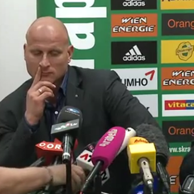 Der Rekordmeister gibt die Trennung von Trainer Schöttl bekannt.