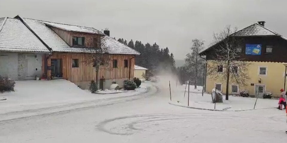 Jännerrallye: Auto landete in Löschteich