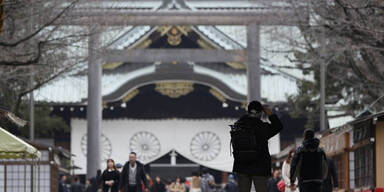 Abe besuchte umstrittenen Yasukuni-Schrein