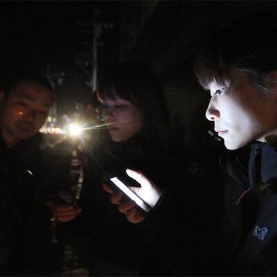 Japaner flüchten vor dem Beben ins Freie