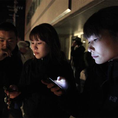 Japaner flüchten vor dem Beben ins Freie