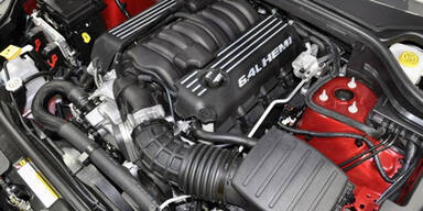 Zwei heiße SRT8-Jeeps für Alonso und Massa