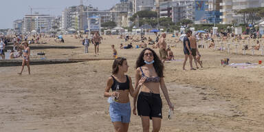 Trotz Corona: Urlauber st&uuml;rmen wieder Jesolo