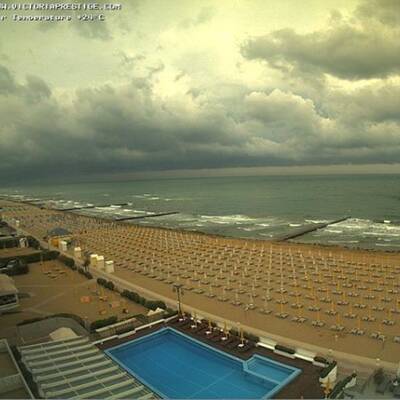 Gewaltige Gewitterwolken über Adria