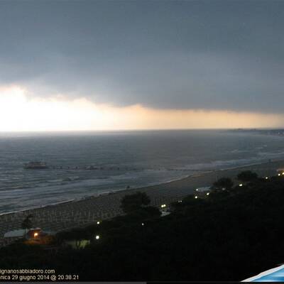 Gewaltige Gewitterwolken über Adria