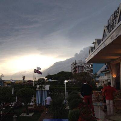 Gewaltige Gewitterwolken über Adria