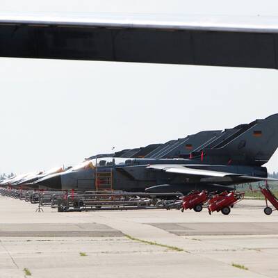 Jets und Flugzeugträger im Einsatz