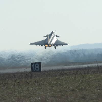 Jets und Flugzeugträger im Einsatz