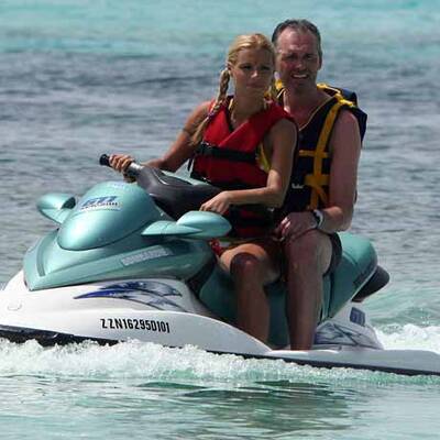 Süße Badenixe: Michelle Hunziker auf Formentera