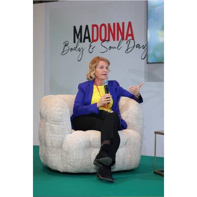 9593E6F2-0FD2-43AA-B0F5-DE22FF8C63CC