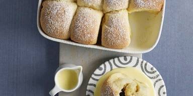 Buchteln mit Vanillesauce