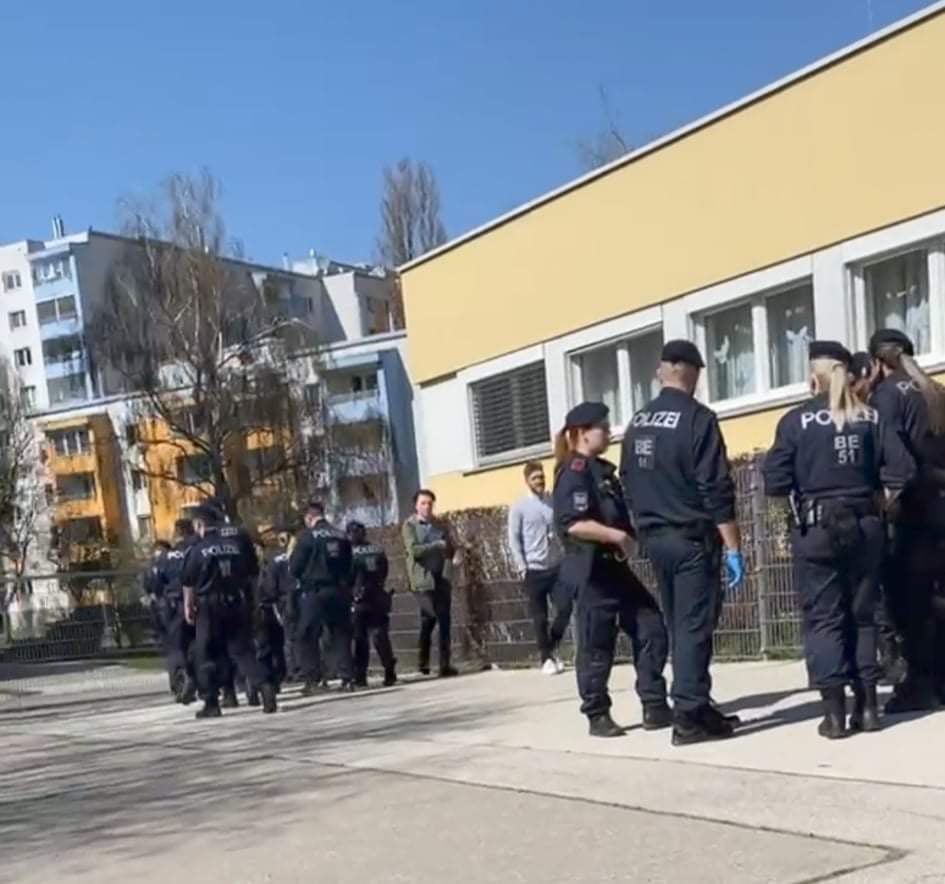 Mord-Alarm: Schulwart (46) in Wiener Volksschule erstochen