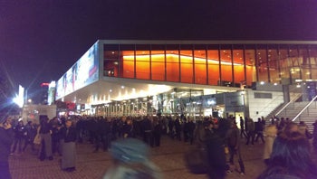 Helene Fischer vor der Stadthalle