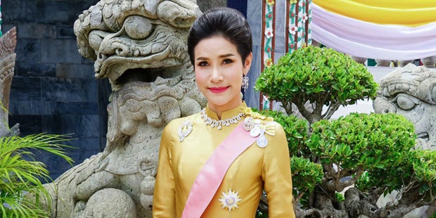 Thailand König Maha Vajiralongkorn Sineenat Bilaskalayani