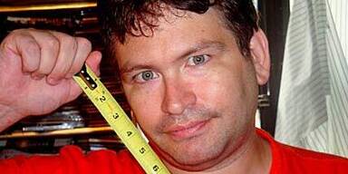 Wegen größtem Penis der Welt verhaftet