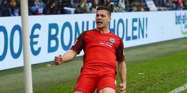 Frankfurt bindet Super-St&uuml;rmer Jovic