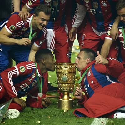 Bayern jubeln über Pokalsieg