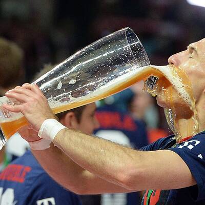 Bayern jubeln über Pokalsieg