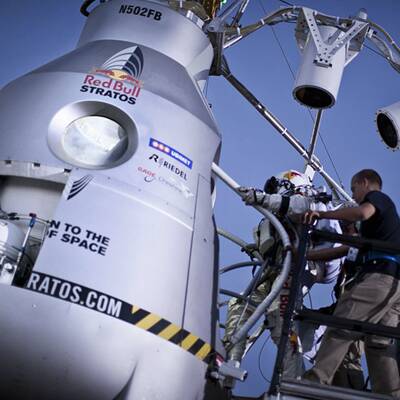 Die Bilder von Baumgartners 2. Sprung