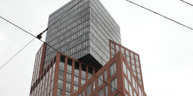 Justizzentrum: Fassade f&auml;llt ab