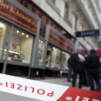 Räuber waren mit Pistole und Axt bewaffnet