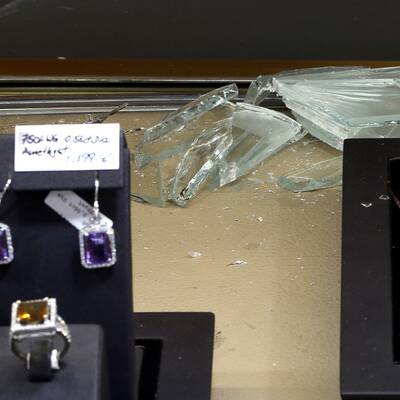 Räuber waren mit Pistole und Axt bewaffnet