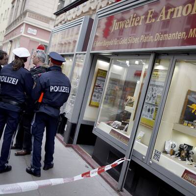 Räuber waren mit Pistole und Axt bewaffnet