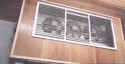 Die Küche wurde im Kühlraum der Leichenhalle untergebracht.