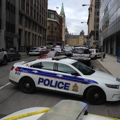 Mehrere Schüsse im kanadischen Parlament