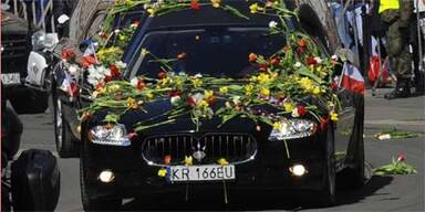 Polen gedenkt Kaczynskis und Flugopfern