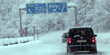 Neuschnee bringt Verkehrsprobleme