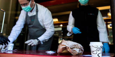 Corona-Lockerungen: Italiener dursten nach Espresso, Schlangen vor Bars