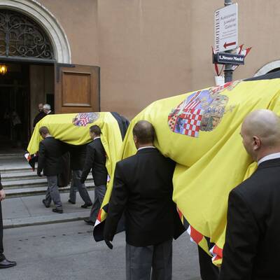 Der verstorbene Kaisersohn wird zwei Tage aufgebahrt