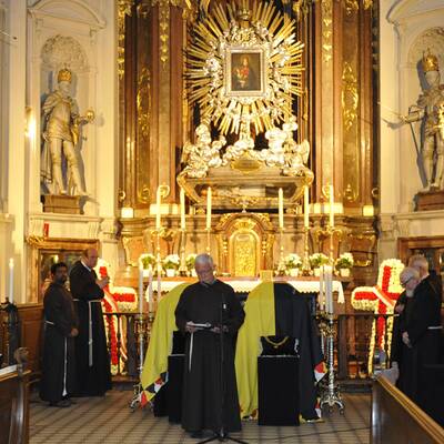 Der verstorbene Kaisersohn wird zwei Tage aufgebahrt