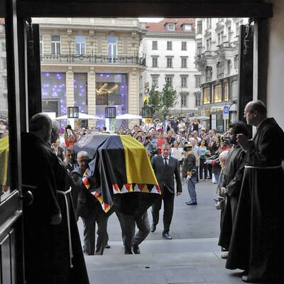 Der verstorbene Kaisersohn wird zwei Tage aufgebahrt