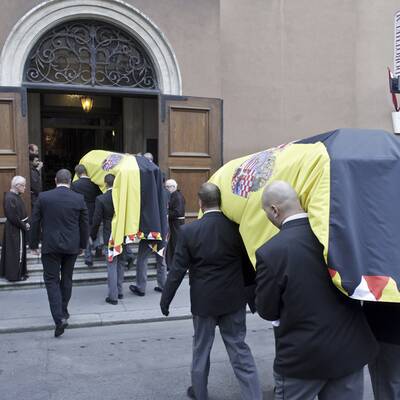 Der verstorbene Kaisersohn wird zwei Tage aufgebahrt