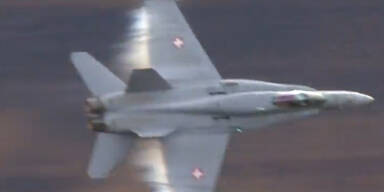 Imposant: Aufnahmen von Kampfjet