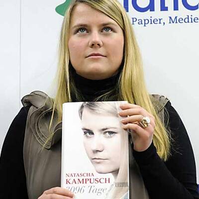 Natascha liest aus ihrere Biographie vor